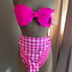 Women’s bathing suit
